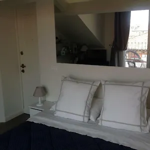 Pied à Terre With Terrazza In Center Appartamento