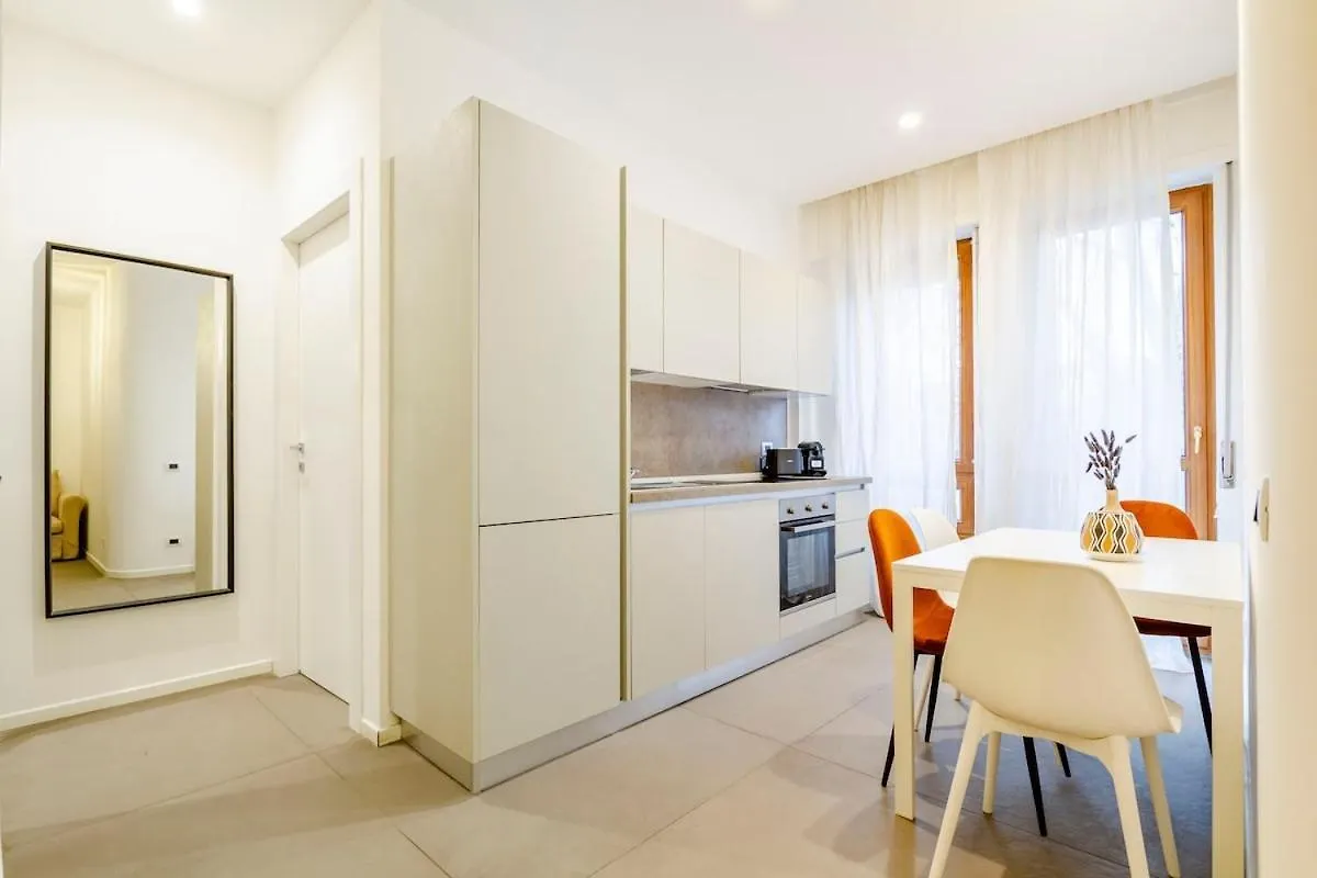 Duomo Centrale Stylish Double Suite Near Metro Milan 0*,  Italy
