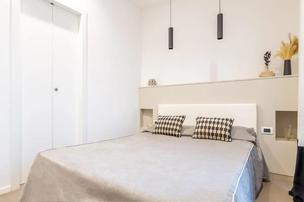 Duomo Centrale Stylish Double Suite Near Metro Milan Italy