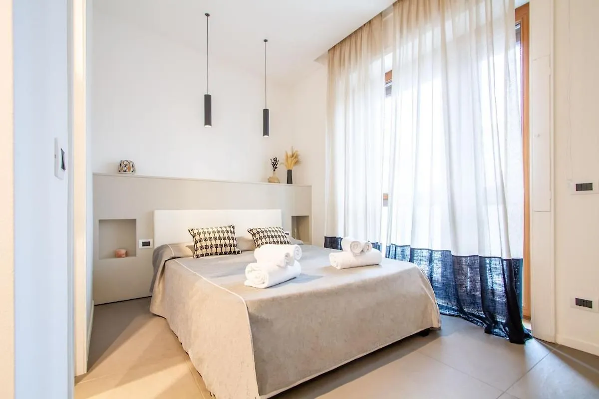 Duomo Centrale Stylish Double Suite Near Metro Milan Apartment