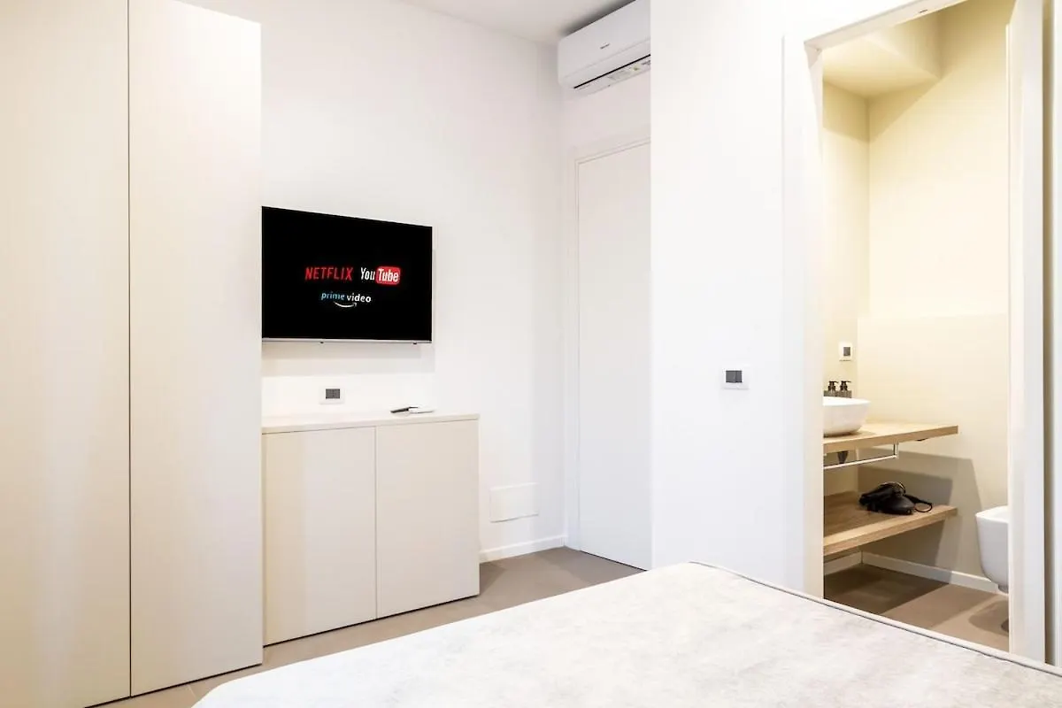 Duomo Centrale Stylish Double Suite Near Metro Milan Apartment