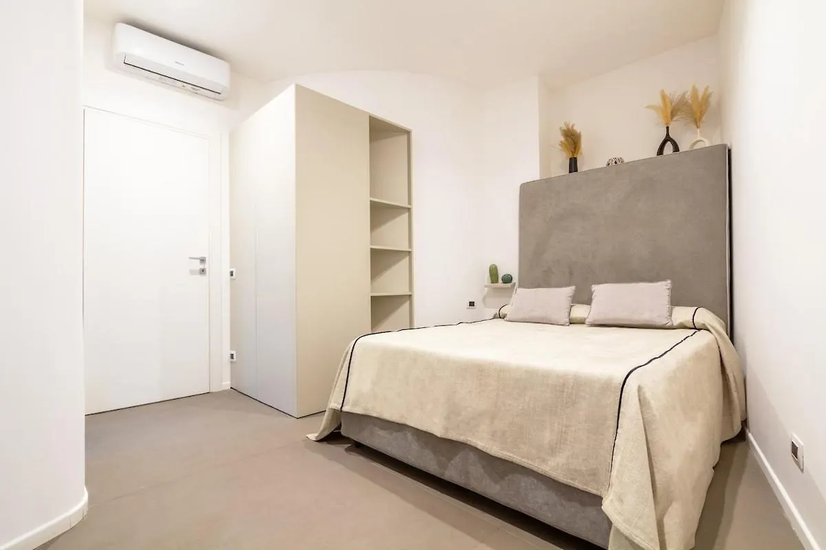 Duomo Centrale Stylish Double Suite Near Metro Milan 0*,  Italy