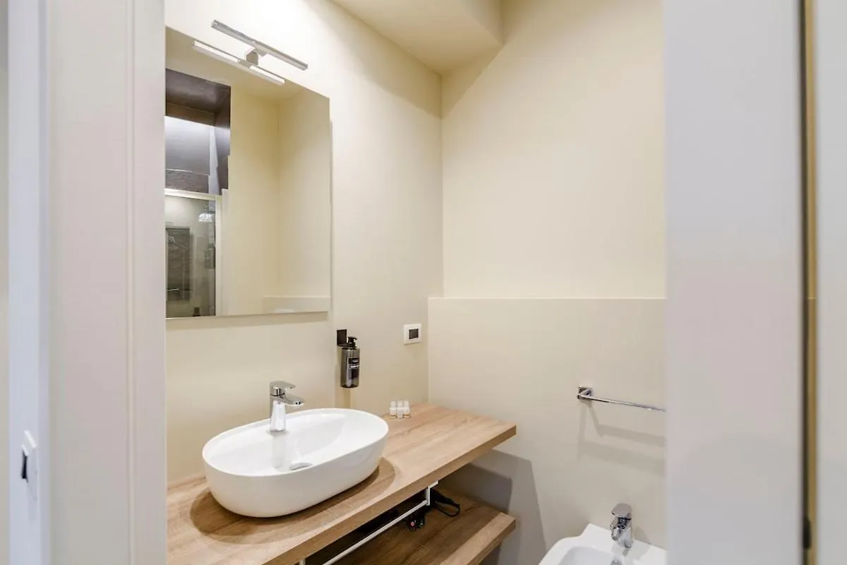 Duomo Centrale Stylish Double Suite Near Metro Milan Apartment