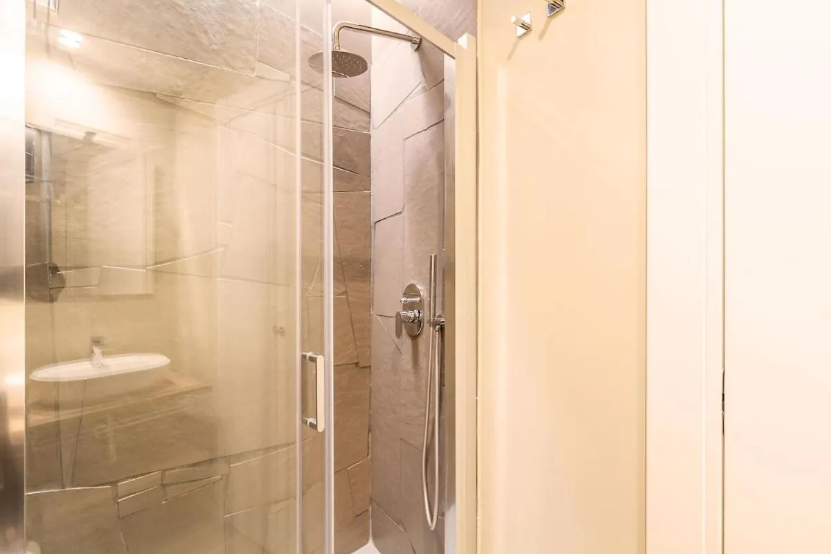 Apartment Duomo Centrale Stylish Double Suite Near Metro Milan Italy
