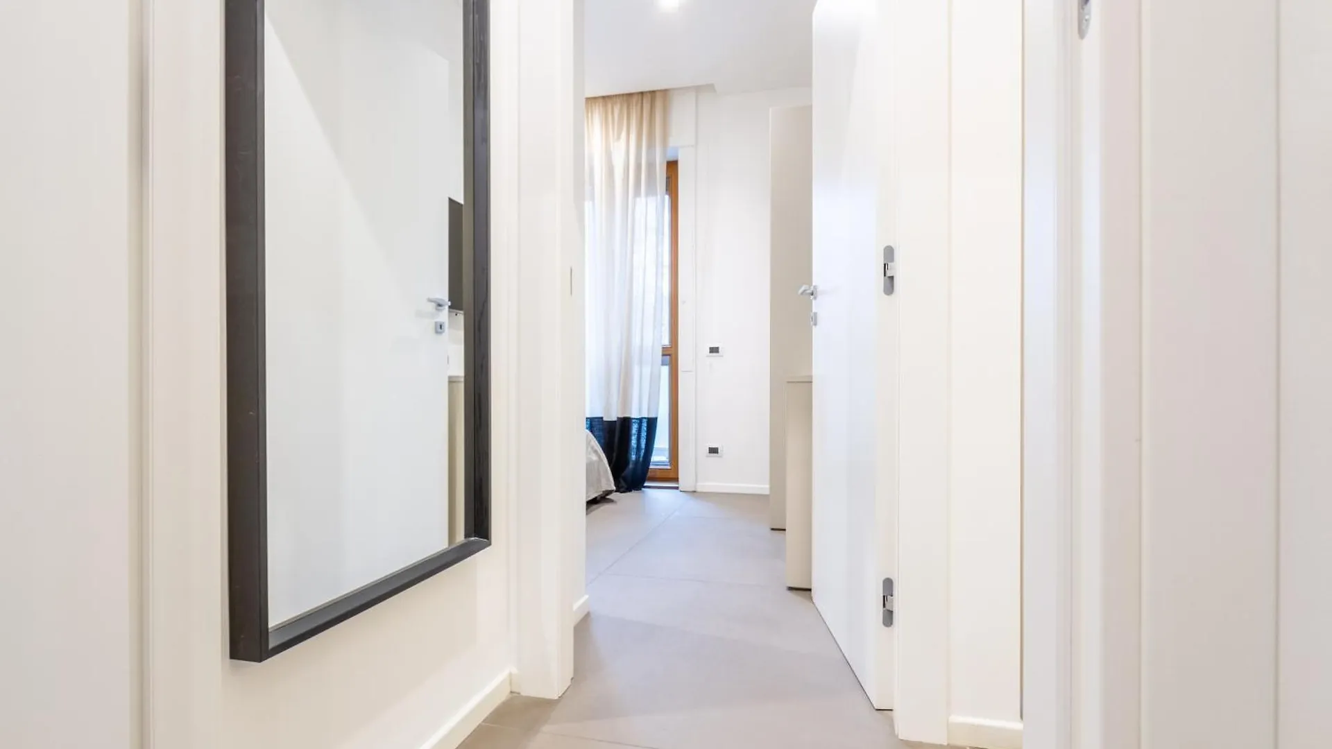 Duomo Centrale Stylish Double Suite Near Metro Milan